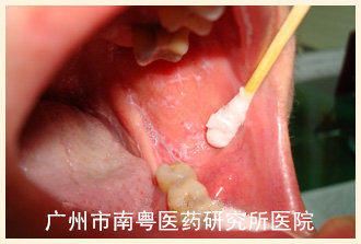 钟某.jpg